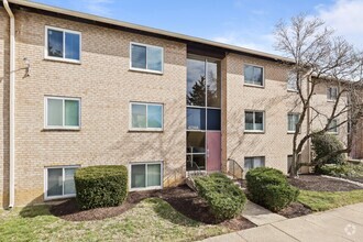 Building Photo - 6288E Rose Hill Ct