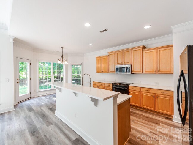 Building Photo - 533 Montgrove Pl NW