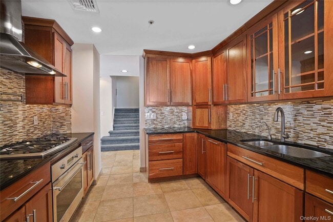 Building Photo - 208 Boulder Ridge Rd