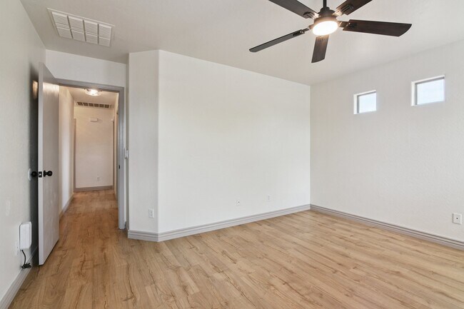 Building Photo - 3738 W Carson Rd