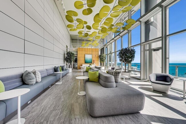 Building Photo - 340 E Randolph St