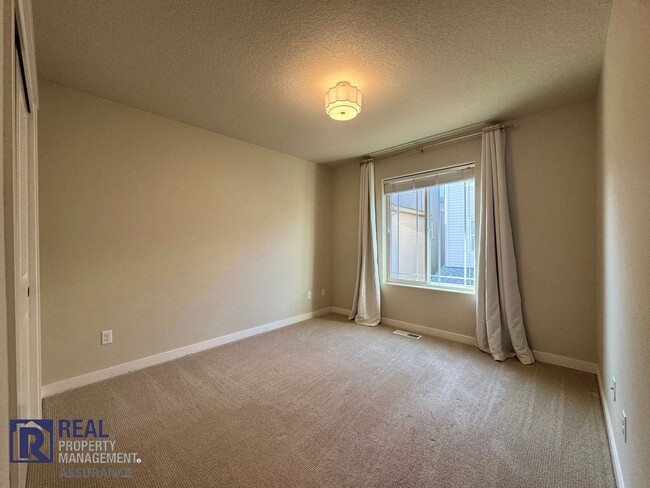 Building Photo - Mt Hood views 4BR/3BA Villebois luxury home available now! Dog Friendly