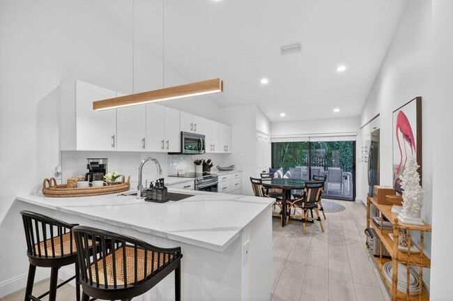 Building Photo - 2904 Spanish Trail