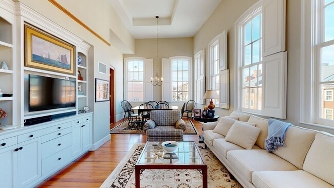 Building Photo - 39 State St