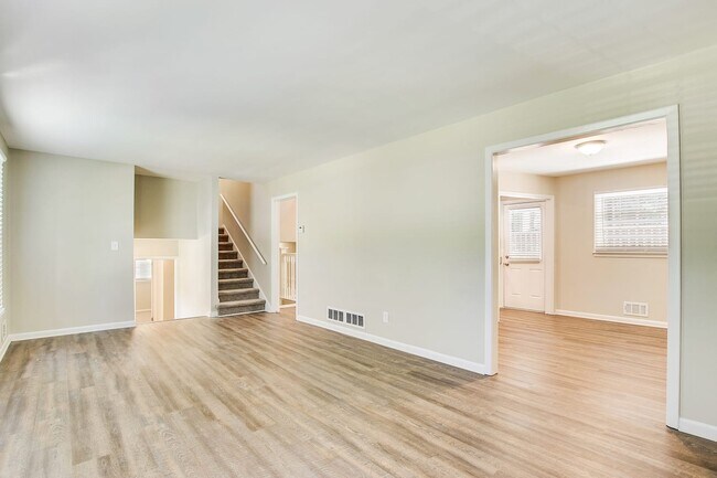 Building Photo - 3390 Glenview Cir Sw