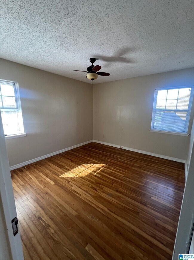 Building Photo - 1208 34th St S