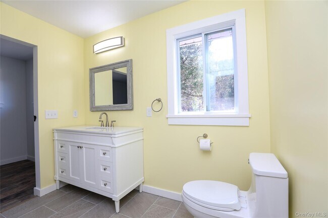 Building Photo - 111 Zandhoek Rd