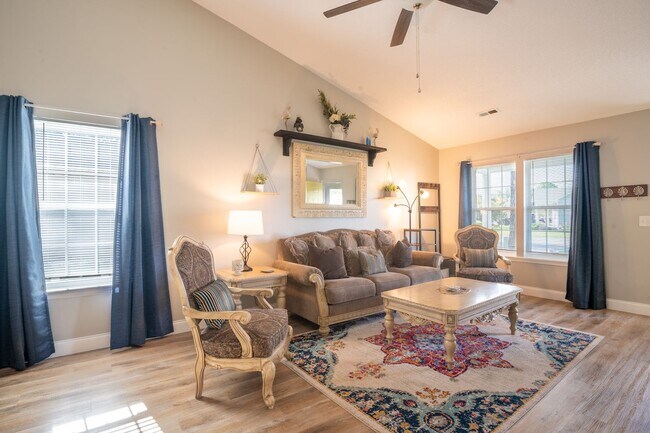 Building Photo - FURNISHED MONTHLY RENTAL-AVAILABLE STARTING MARCH 2026