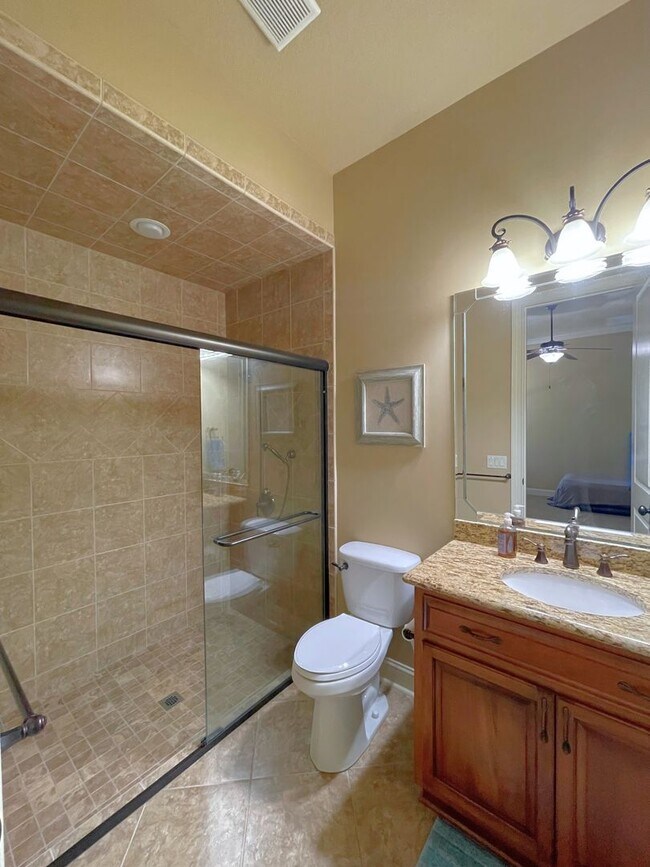 Building Photo - Luxury 3BR/3.5BA + Office in Winding River...