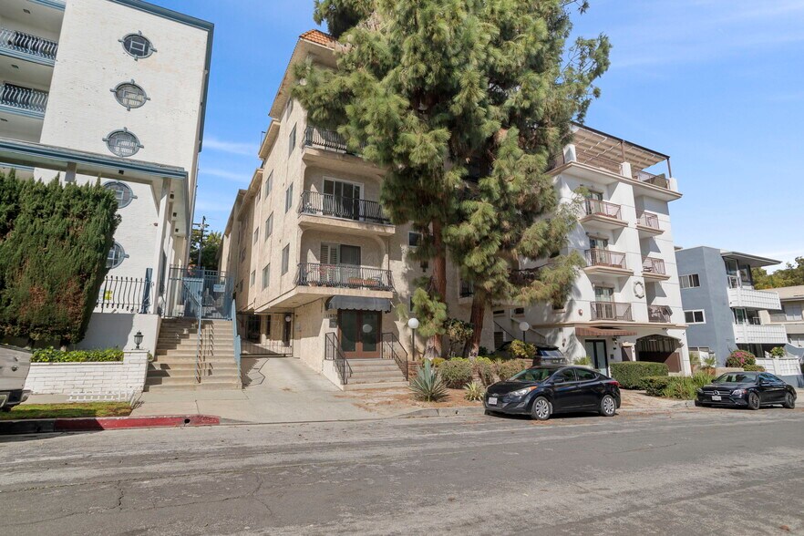 Building Photo - 11639 Chenault St