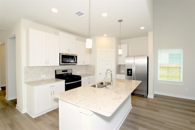 Building Photo - 5518 Handlewood Ln