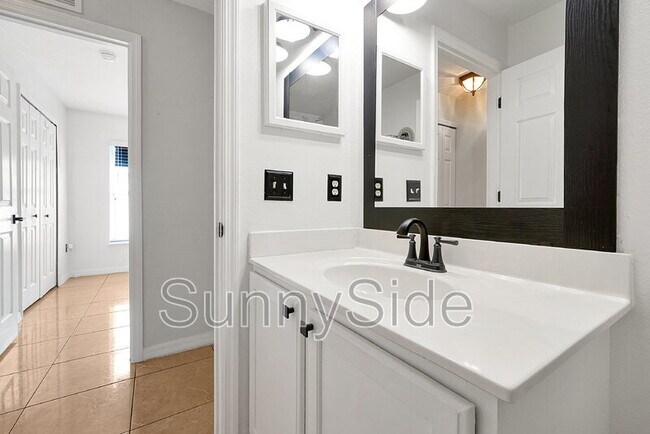 Building Photo - 2431 Marcasite Loop