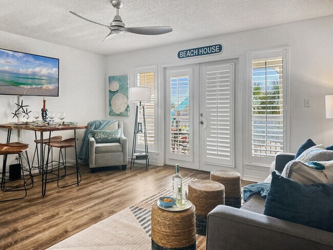 Building Photo - 3191 Scenic Hwy 98