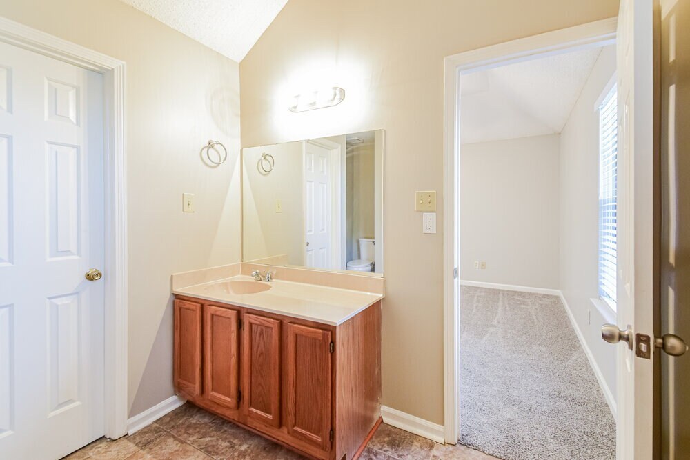 Building Photo - 7117 Goodman Ridge Dr