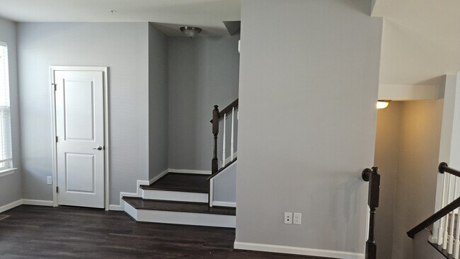 Building Photo - 607 N Atwater Dr