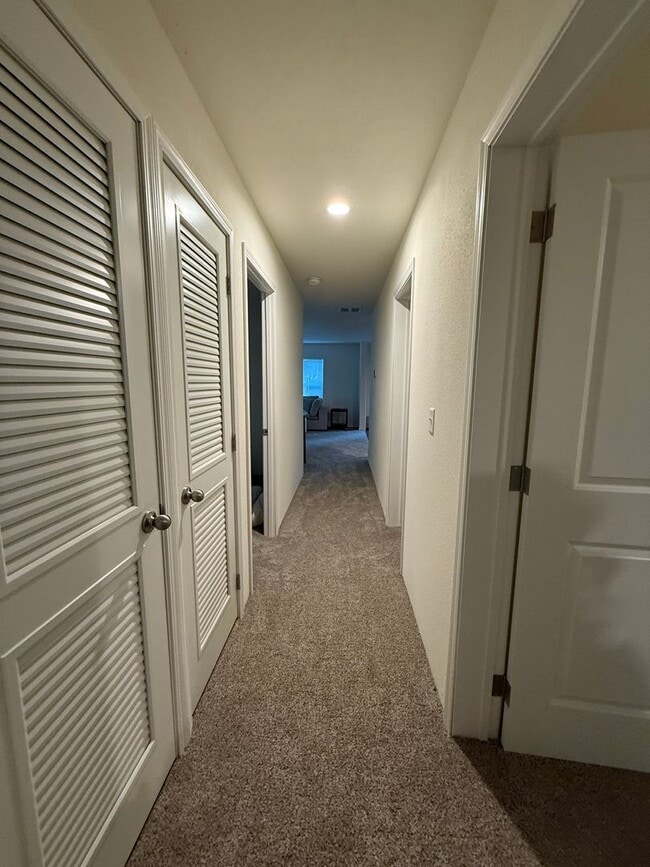 Building Photo - Brand new home, short or mid term rental, furnished or unfurnished!