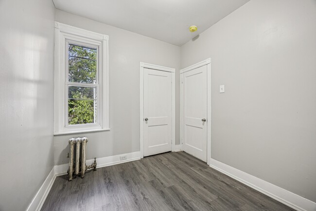 Building Photo - 1723 W Butler St
