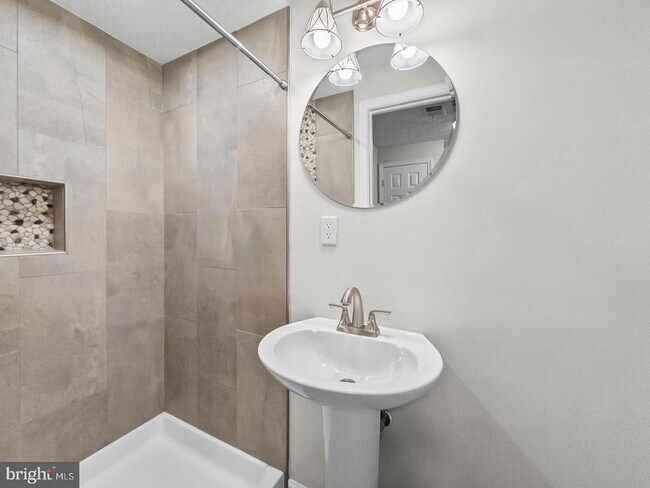 Building Photo - 10110 Shelldrake Cir