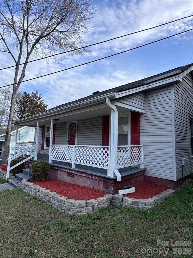 Building Photo - 65 White St SW