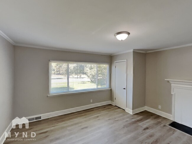 Building Photo - 4922 Statesville Rd