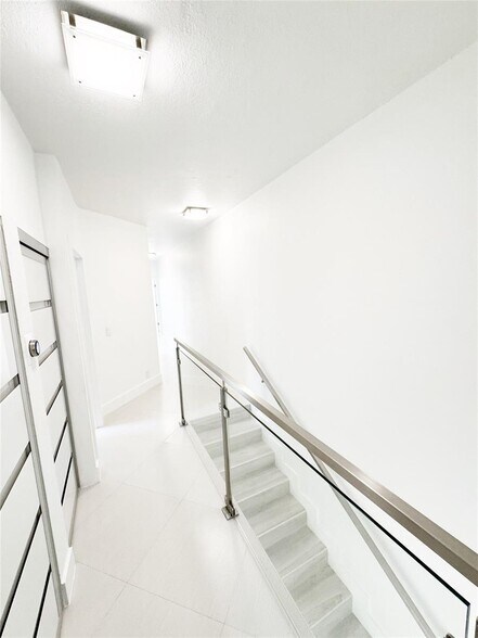 Building Photo - 1549 Barcelona Way