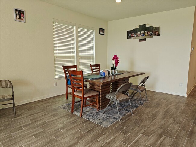 Building Photo - 1270 Glendora Dr
