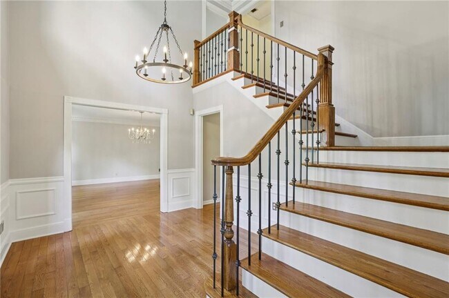 Building Photo - 5653 Trowbridge Dr