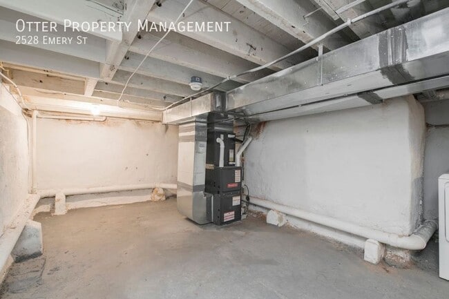 Building Photo - 2528 Emery St