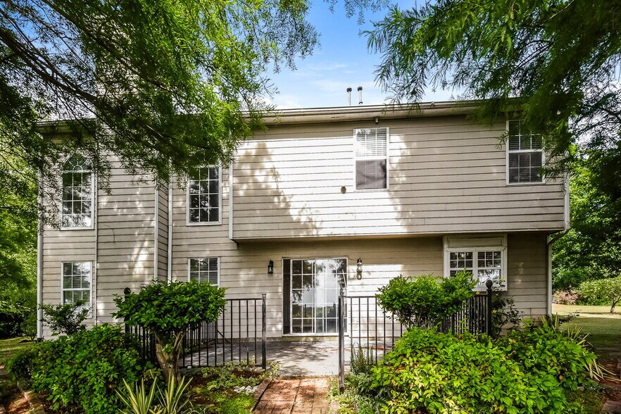 Building Photo - 1675 Berrywood Way