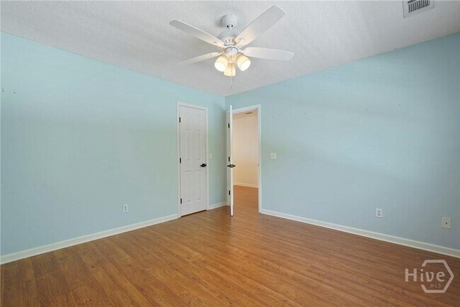 Building Photo - 400 Tibet Ave