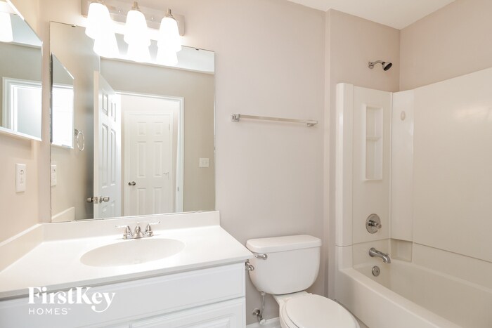 Building Photo - 6619 Hawksnest Dr