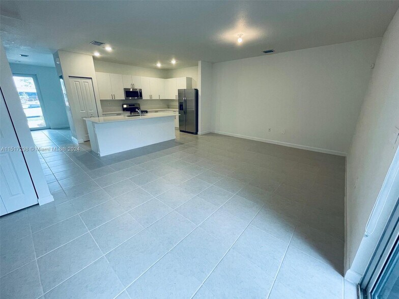 Building Photo - 12841 SW 243rd Ter