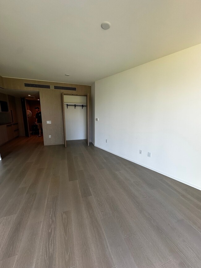Building Photo - 1000 Auahi St