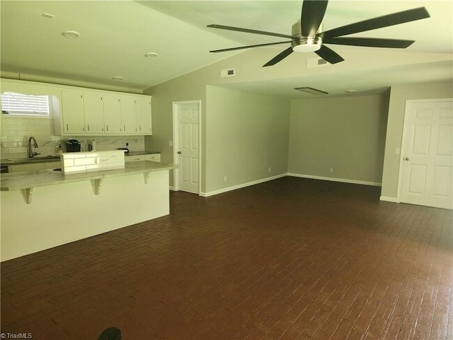 Building Photo - 59 Pear Tree Ln