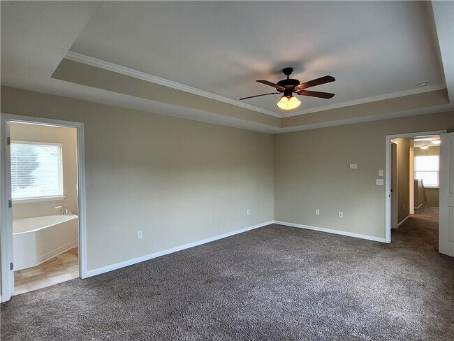 Building Photo - 6010 Stonebrook Ln