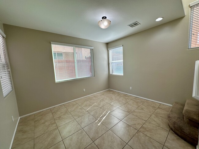 Building Photo - 9341 W Pearblossom Sky Ave