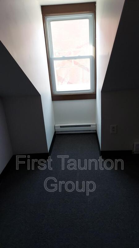 Building Photo - 2 Union St