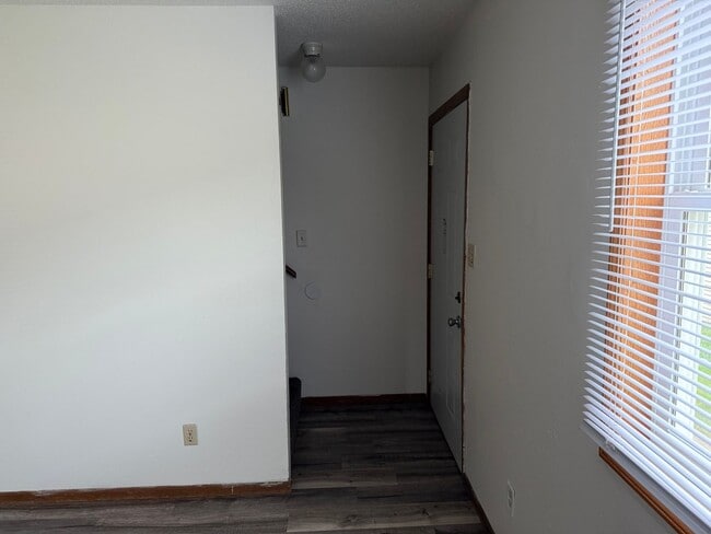 Building Photo - 1327 Vine St