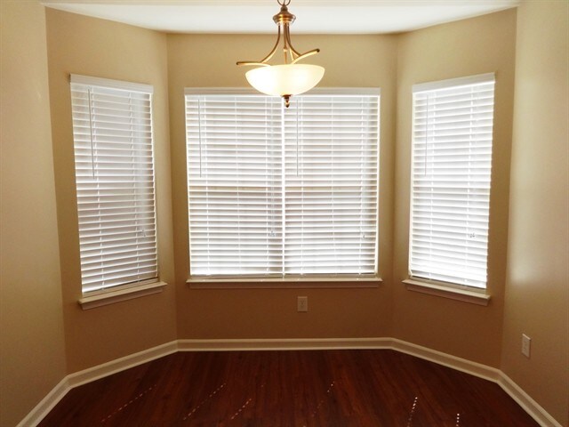 Building Photo - 9029 Robins Nest Way