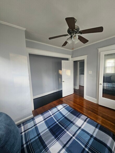 Building Photo - 6643 Blakemore St
