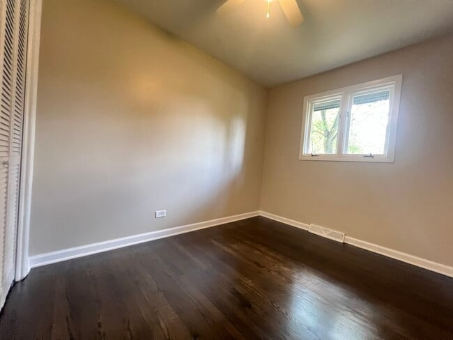 Building Photo - 16260 W Arlington Dr