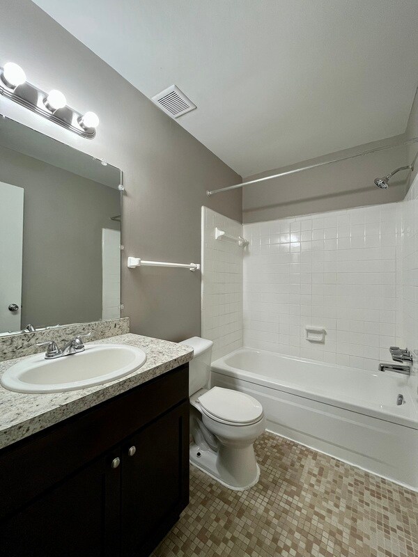 Building Photo - 249 Chestnut St