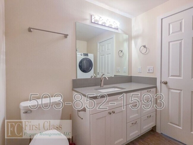 Building Photo - 3602 SW Beaverton Hillsdale Hwy