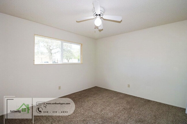 Building Photo - 20877 Cottonwood Dr