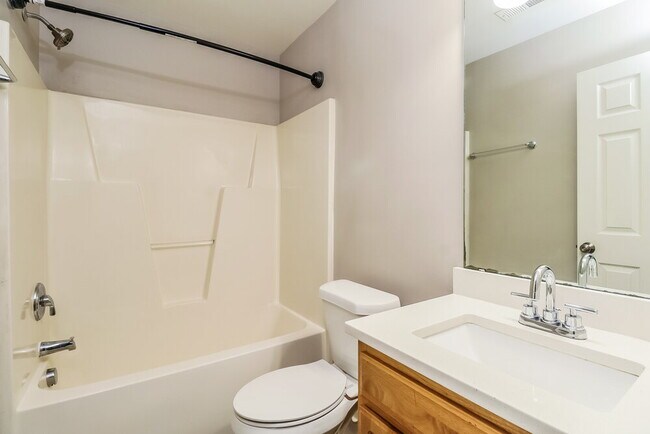 Building Photo - 1024 Valley Ridge Rd