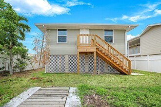 Building Photo - 627Pal