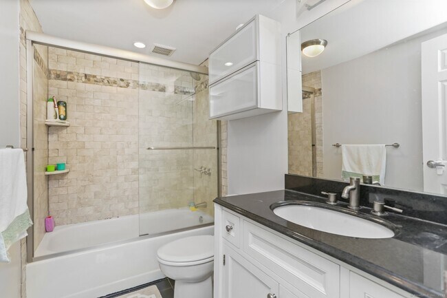 Building Photo - 127 Greyrock Pl