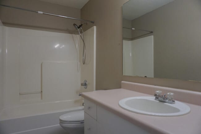 Building Photo - 322 Apple Dr