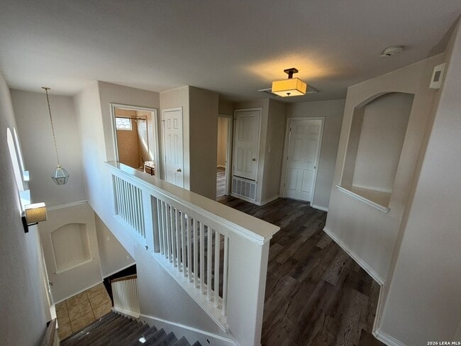 Building Photo - 1323 Pinnacle Falls