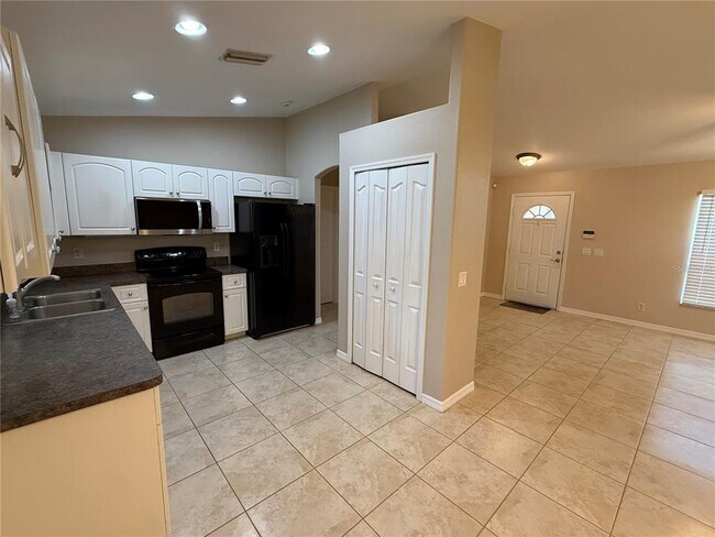 Building Photo - 2680 Shalimar Terrace